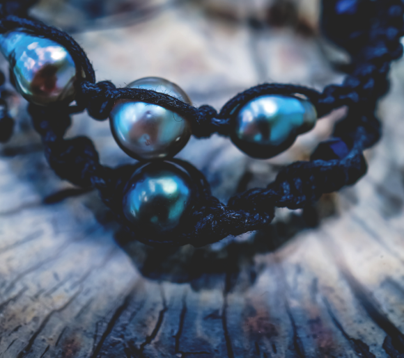 iridescent, Bracelets perles de Tahiti, bijoux en macramé, iridescent.fr